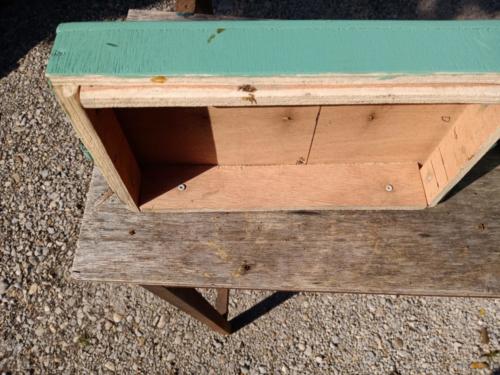 Couvercle avec rebord